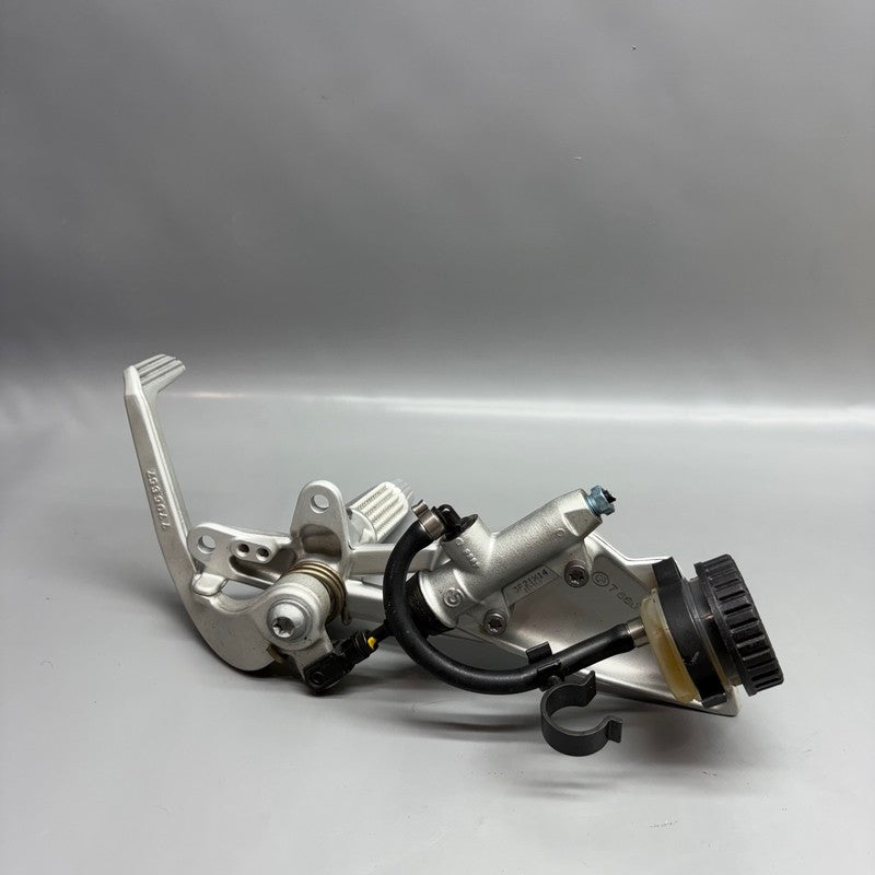 7660154 BMW K 1300S FOOTPEG PLATE RIGHT 2007-2011 2012 2013 2014 2015 OEM 7660154