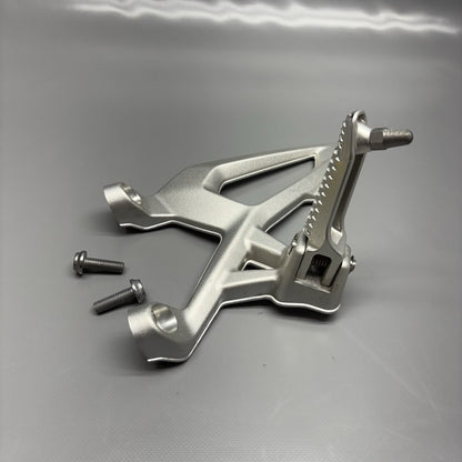 9467693 BMW S1000R FOOTREST PLATE LEFT 2020 2021 2022 2023 2024 2025 OEM 9467693