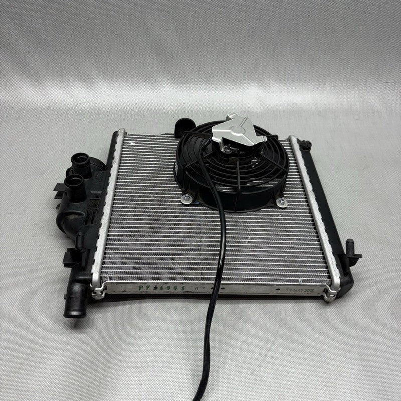 7725070 BMW C650 GT RADIATOR WITH FAN 2011 2012 2013 2014 2015 OEM 7725070