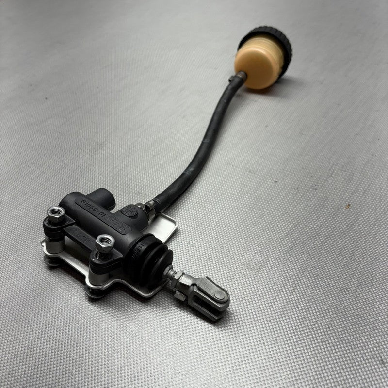 R1150RS BMW R1150RS REAR BRAKE MASTER CYLINDER 2002 2003 2004 2005 2006 OEM