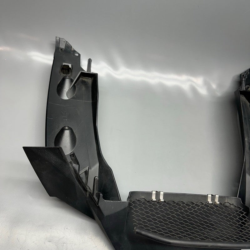 7710445 BMW K1600GT AIR DUCT COVER TURN SIGNAL 2010 2011 2012 2013 2014 2015 2016 OEM