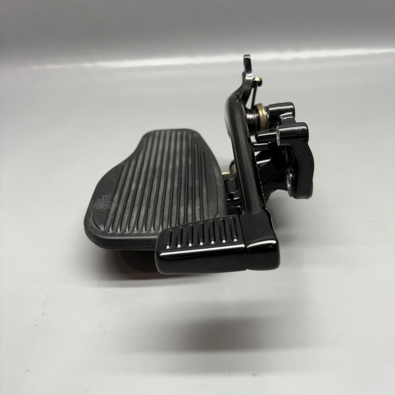 9892698 BMW R18 TRANSCONTINENTAL RUNNING BOARD RIGHT FRONT 2020-2022 2023 2024 2025 OEM