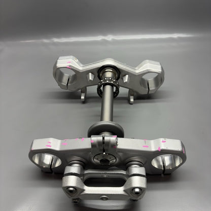 8554115 BMW G310R TRIPLE TREE CROSS BRACE 2017 2018 OEM 8554115