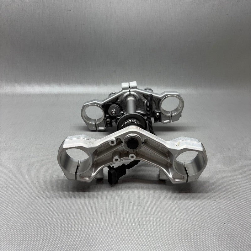 BMW G310R TRIPLE TREE CROSS BRACE 2017 2018 OEM