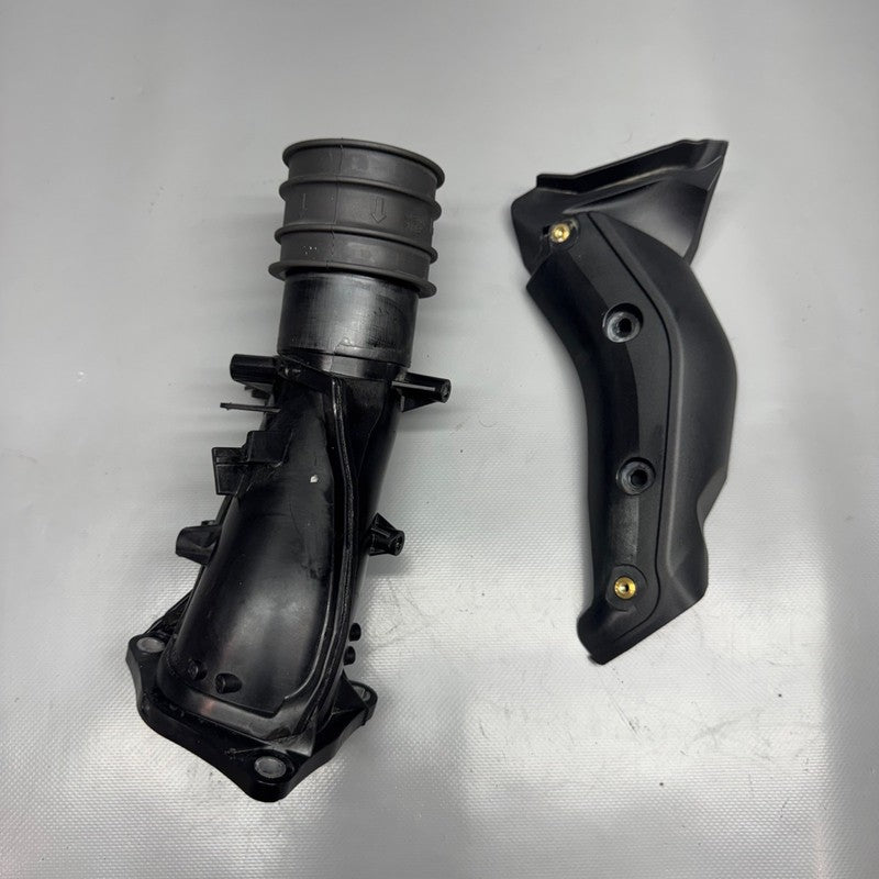 8409744 BMW R18 B SUCTION TUBE 2020 2021 2022 2023 2024 OEM 8409744