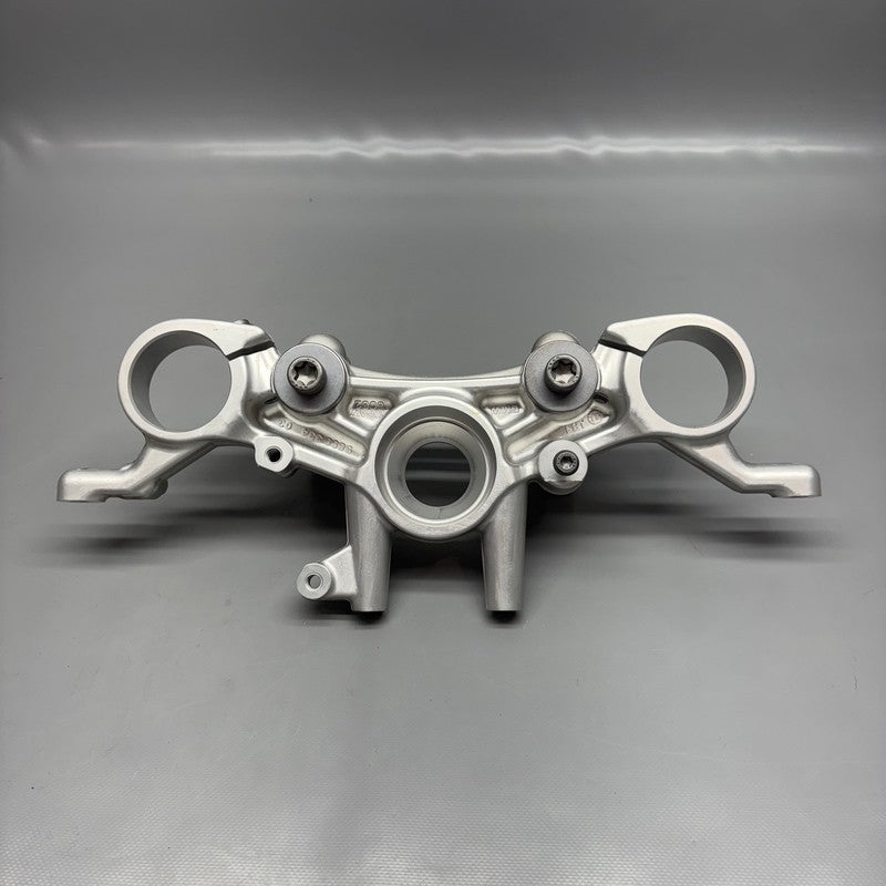 9899334 BMW R18 UPPER FORK CROSS BRACE 2020 2021 2022 2023 2024 OEM 9899334