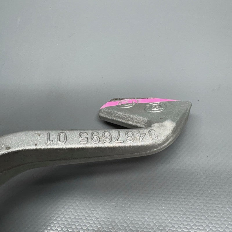 BMW S1000R FOOTREST PLATE RIGHT 2020 2021 2022 2023 2024 2025 OEM 9467