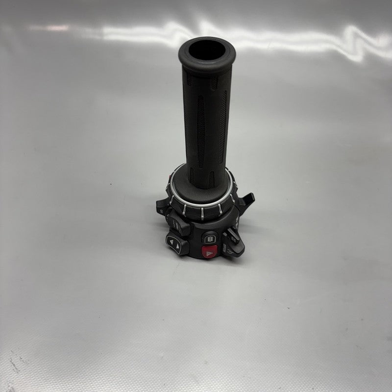 R1300GS ADVENTURE BMW R1300GS ADVENTURE HANDLE LEFT WITH SWITCH 2023 2024 2025 OEM