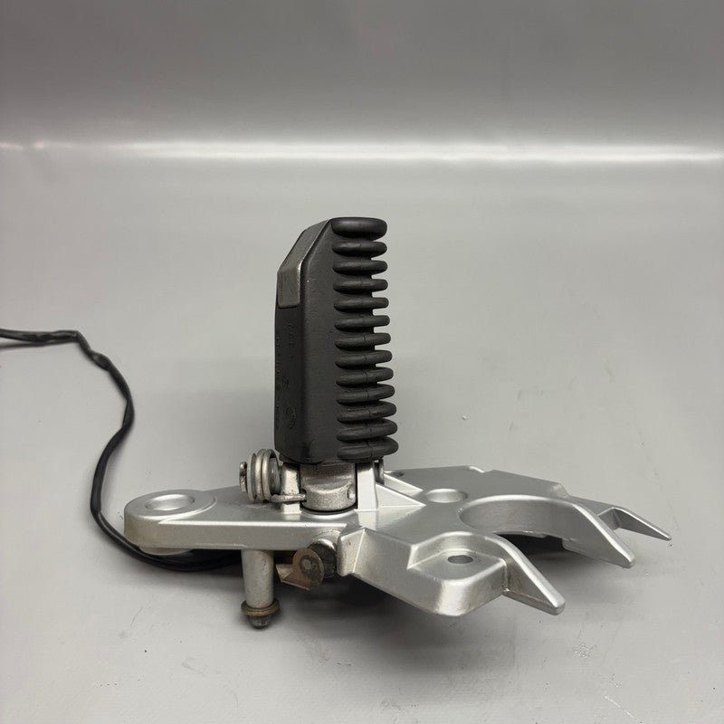BMW R 1100R FOOTPEG RIGHT REAR 1993-1996 1997 1998 1999 2000 2001 OEM 