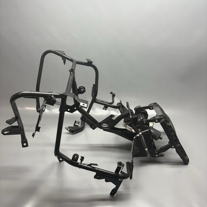 7725101 BMW C650 GT TRIM BRACKET FRONT 2011 2012 2013 2014 2015 OEM 7725101