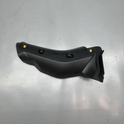 R18 TRANSCONTINENTAL BMW R18 TRANSCONTINENTAL SUCTION TUBE RIGHT 2020 2021 2022 2023 2024 2025 OEM