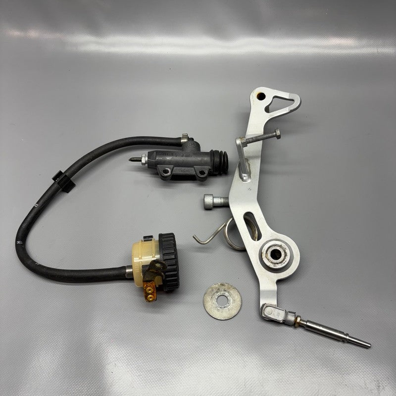 BMW R1200 RT REAR PEDAL WITH MASTER CYLINDER 2005 2006 2007 2008 2009 