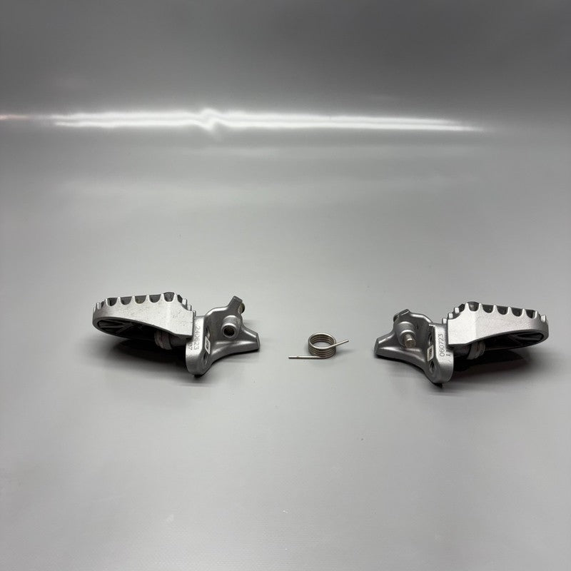 BMW R1300GS FOOTREST LEFT RIGHT 2022 2023 2024 OEM