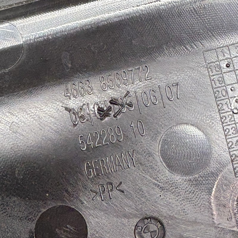 8569772 BMW S1000RR TANK TRIM PANEL RIGHT 2021 2022 2023 2024 OEM 8569772