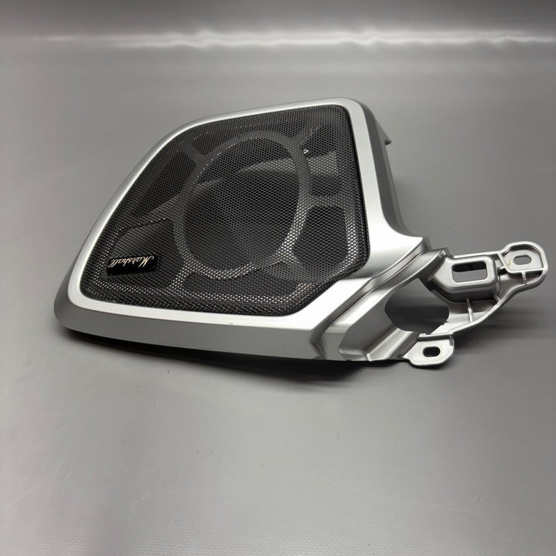 9899460 BMW R18 TRANSCONTINENTAL LOUDSPEAKER COVER RIGHT 2020 2021 2022 2023 2024 OEM