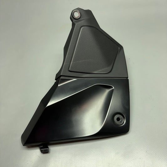 BMW K1600 BAGGER COVER PANEL FRAME LOWER PART RIGHT 2018 2019 2020 202