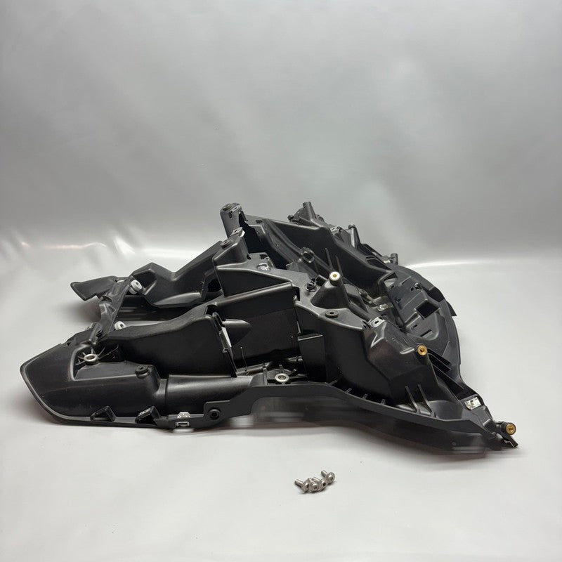 9899419 BMW R18 TRANSCONTINENTAL WINDSHIELD MOUNT 2020 2021 2022 2023 2024 OEM 9899419