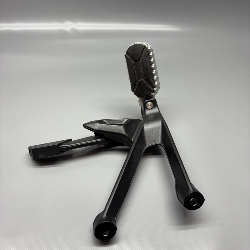 BMW R1300GS TROPHY FOOTPEG WITH BRACKET LEFT REAR 2022 2023 2024 2025 