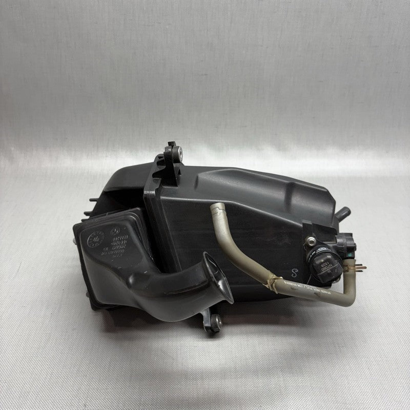 8556563 BMW G 310R AIR INTAKE CLEANER BOX 2016 2017 2018 2019 2020 OEM 8556563