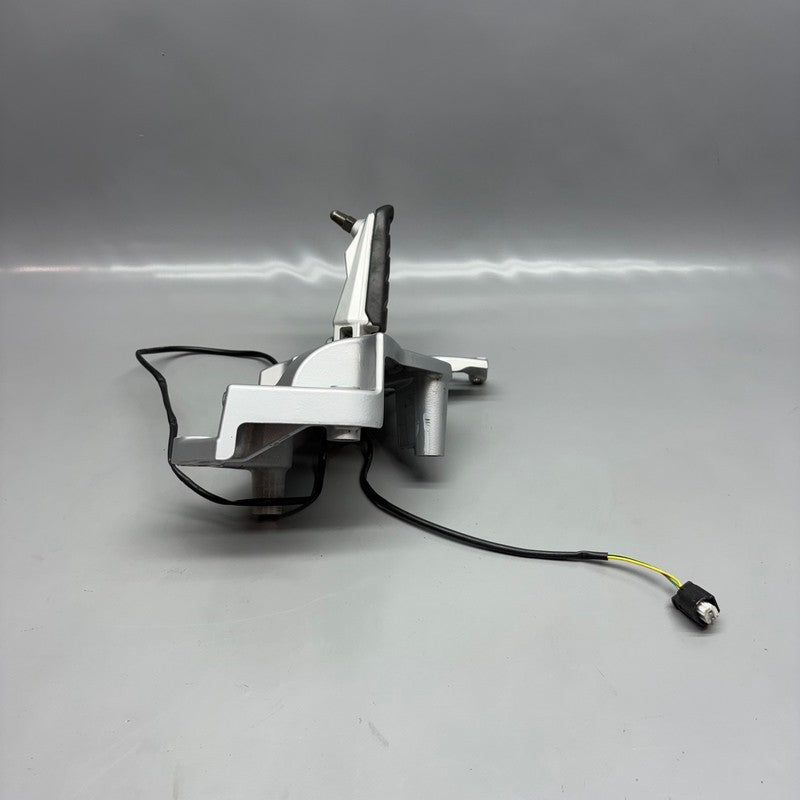 7678670 BMW F800ST FOOTREST RIGHT FRONT 2005 2006 2007 2008 2009 2010 2011 OEM 7678670