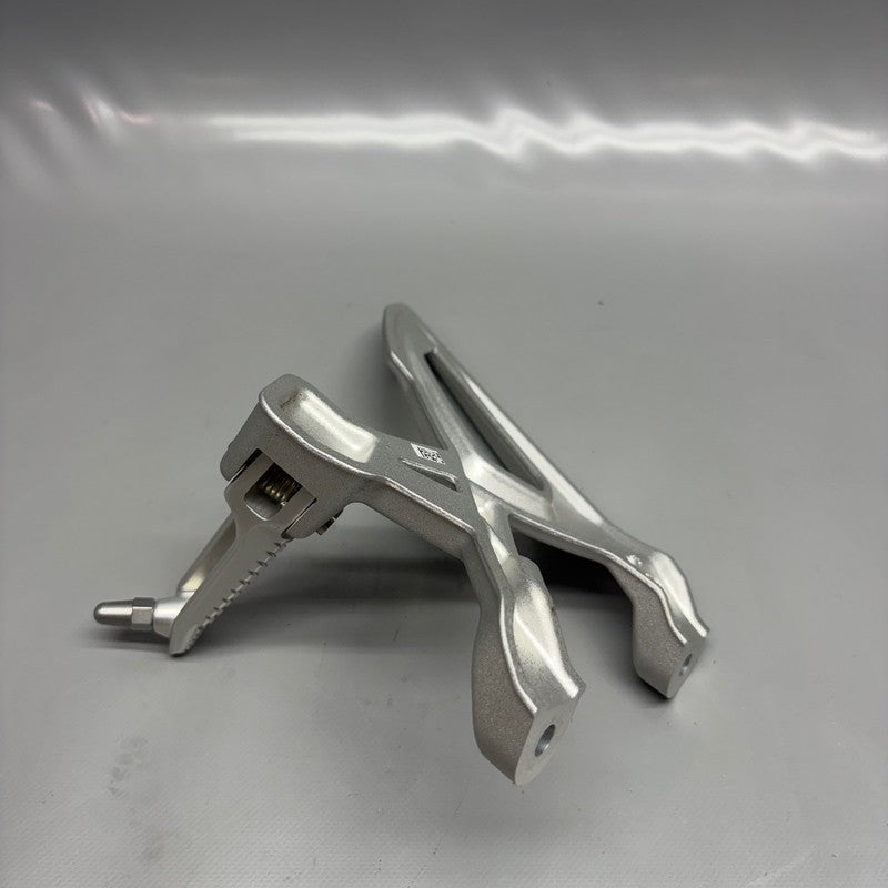 BMW S1000R FOOTREST PLATE LEFT 2020 2021 2022 2023 2024 2025 OEM 94676