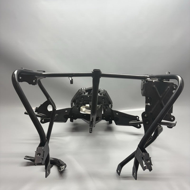 7725101 BMW C650 GT TRIM BRACKET FRONT 2011 2012 2013 2014 2015 OEM 7725101