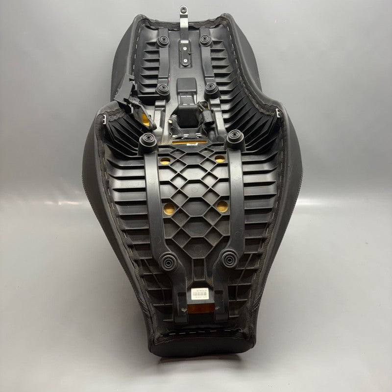 8375108 BMW R18 SADDLE SEAT BENCH 2020 2021 2022 2023 2024 OEM 8375108