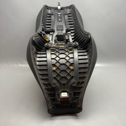 8375108 BMW R18 SADDLE SEAT BENCH 2020 2021 2022 2023 2024 OEM 8375108