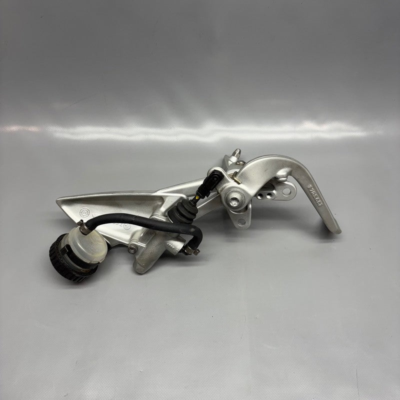 BMW K1300S REAR BRAKE MASTER CYLINDER 2007-2011 2012 2013 2014 2015 OE