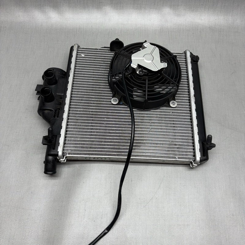 7725070 BMW C650 GT RADIATOR WITH FAN 2011 2012 2013 2014 2015 OEM 7725070