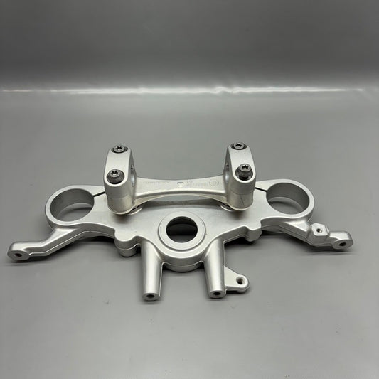 9899334 BMW R18 B FORK CROSS BRACE UPPER 2020 2021 2022 2023 2024 OEM 9899334