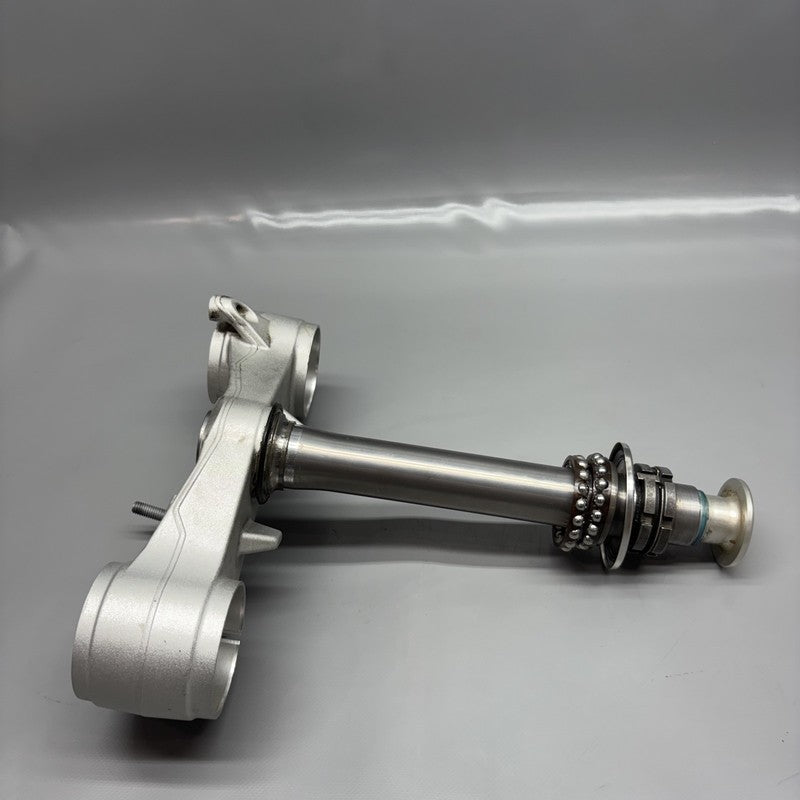 8404206 BMW F900R TRIPLE TREE CLAMP LOWER 2020 2021 2022 2023 2024 OEM 8404206