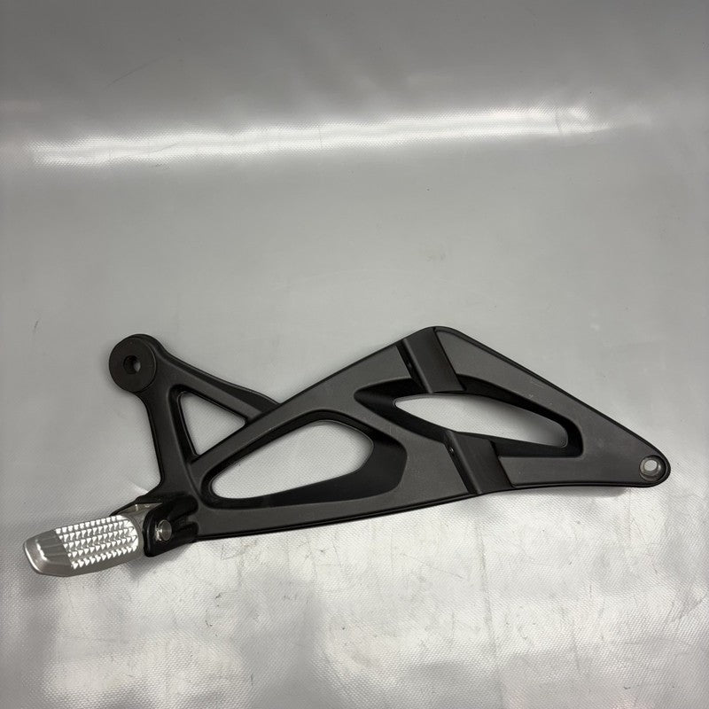 7660170 BMW K1300S FOOTREST WITH HOLDER RIGHT REAR OEM 2007-2012 2013 2014 2015 7660170