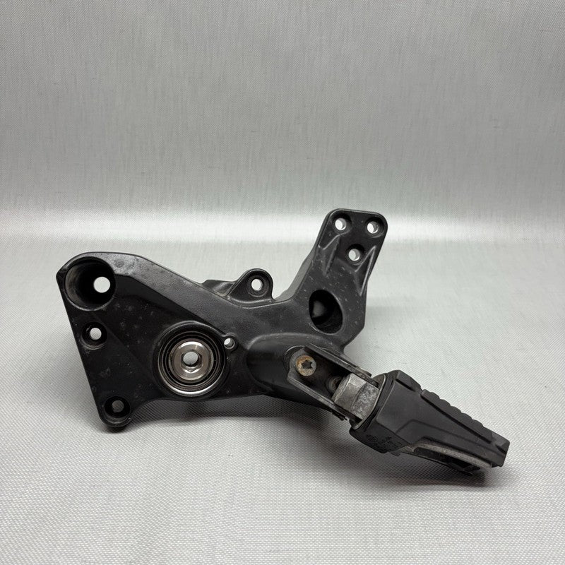 7725449 BMW C 650 SPORT LEFT ENGINE MOUNT 2014 2015 2016 2017 2018 2019 2020 OEM 7725449