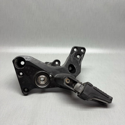 7725449 BMW C 650 SPORT LEFT ENGINE MOUNT 2014 2015 2016 2017 2018 2019 2020 OEM 7725449