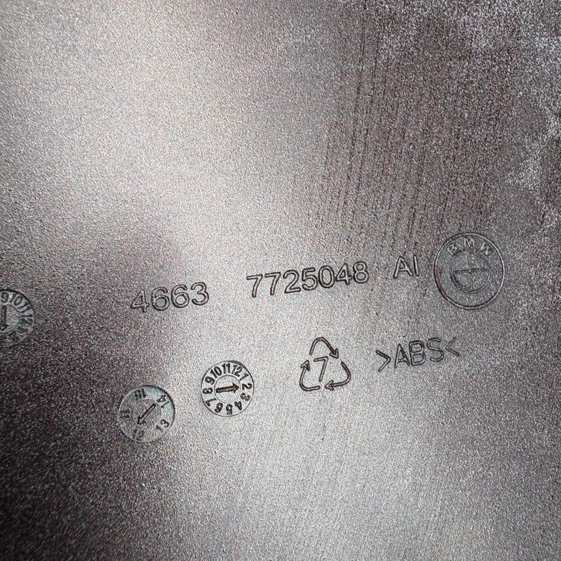 7725048 BMW C650 GT RIGHT TAIL TRIM 2011 2012 2013 2014 2015 OEM 7725048