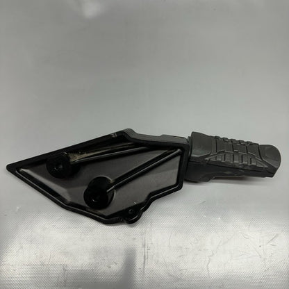 8545013 BMW C 650 EVOLUTION FOOTREST RIGHT REAR 2015 2016 2017 2018 OEM 8545013
