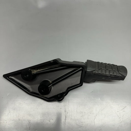 8545013 BMW C 650 EVOLUTION FOOTREST RIGHT REAR 2015 2016 2017 2018 OEM 8545013