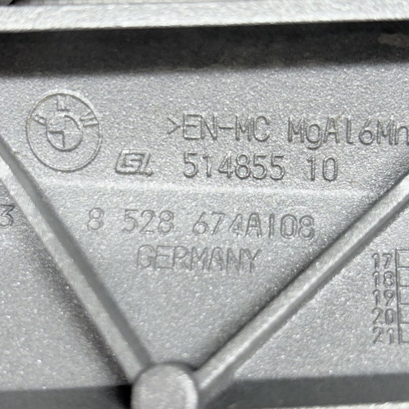 8528674 BMW R1250 GS RIGHT FAIRING MOUNT BRACKET 2018 2019 2020 OEM 8528674