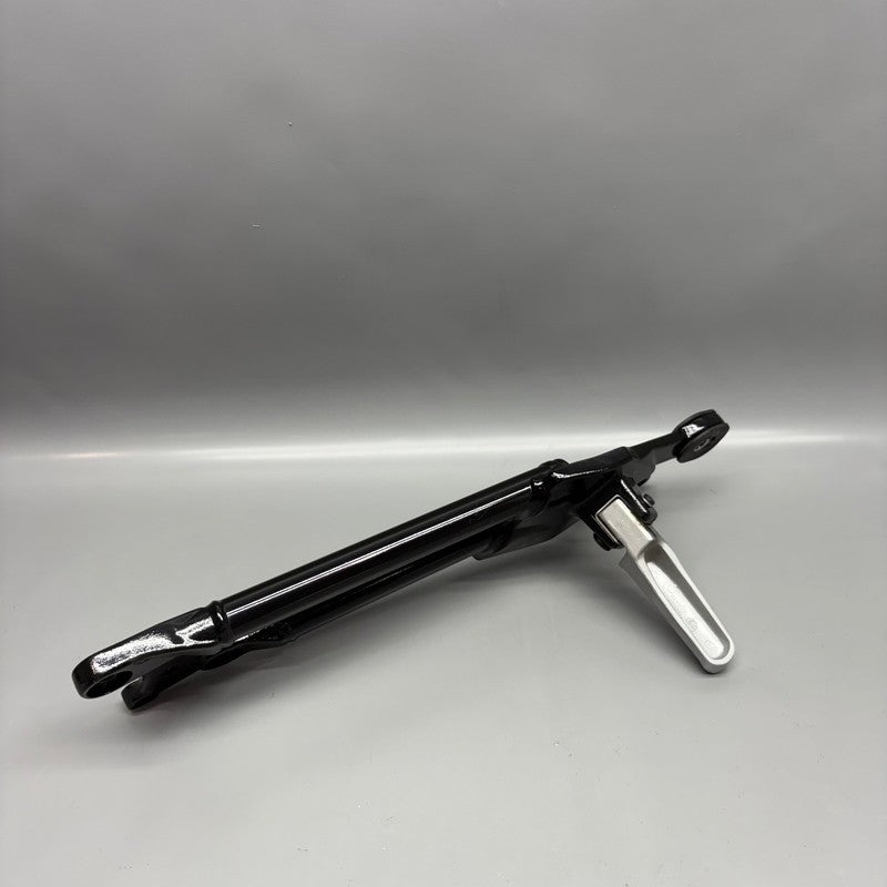 G310 GS BMW G310 GS FOOTREST BRACKET RIGHT REAR 2016-2020 2021 2022 2023 2024 2025 OEM