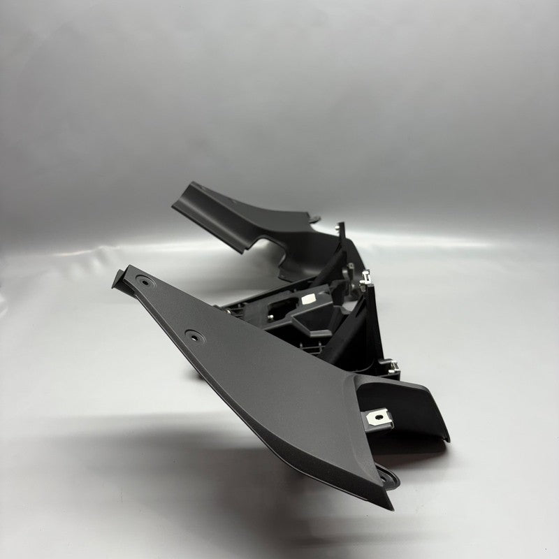 9899420 BMW R18 TRANSCONTINENTAL FRONT PANEL CARRIER 2020 2021 2022 2023 2024 OEM