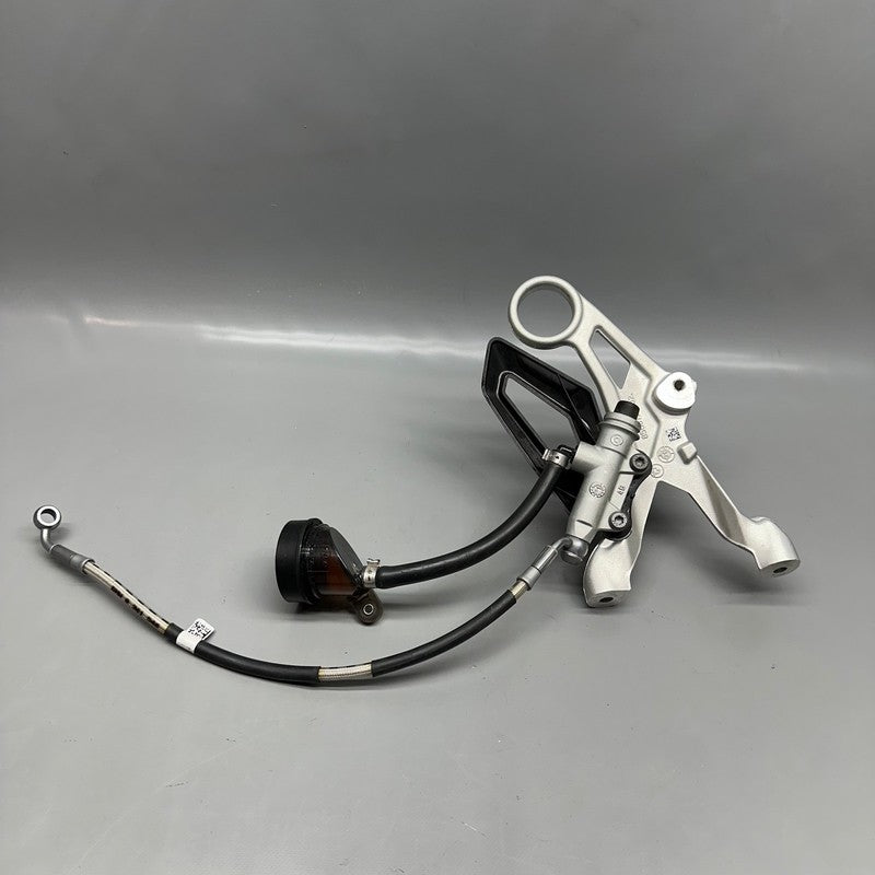 8568716 BMW S1000RR RIGHT FOOTREST WITH MASTER CYLINDER 2018 2019 2020 2021-2025 OEM