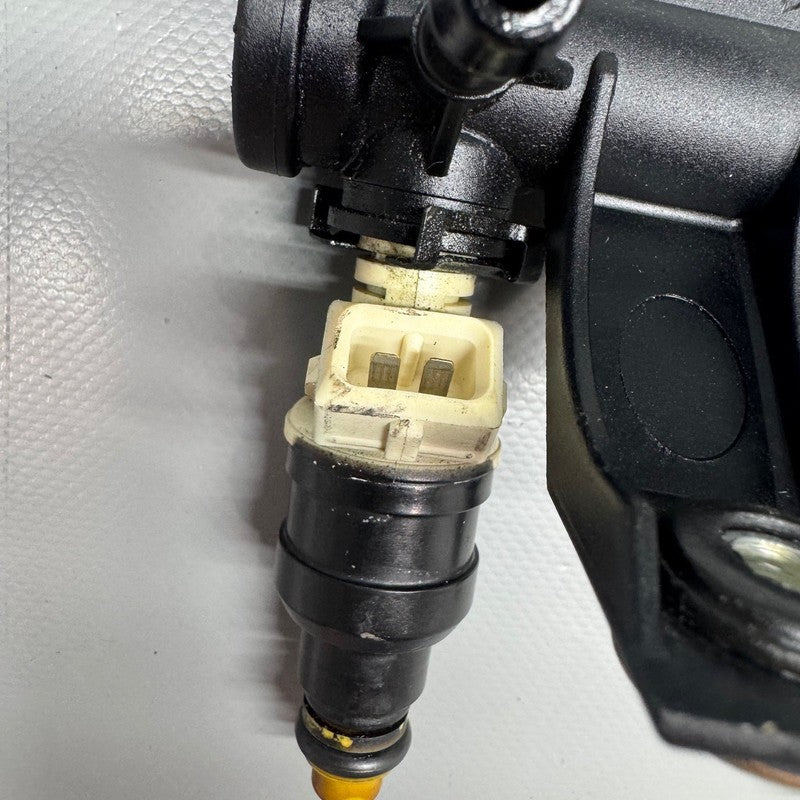 BMW K 1200LT FUEL INJECTOR RAIL 2004 2005 2006 2007 2008 2009 OEM