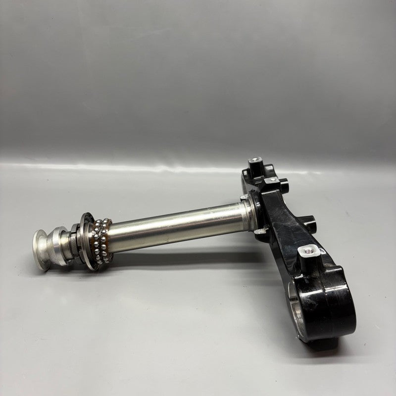 9899335 BMW R18 B LOWER FORK CROSS BRACE  2020 2021 2022 2023 2024 OEM 9899335
