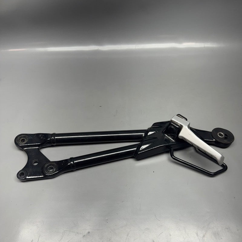 G310GS BMW G310GS FOOTREST BRACKET RIGHT REAR 2016 2017 2018 2019 2020 OEM