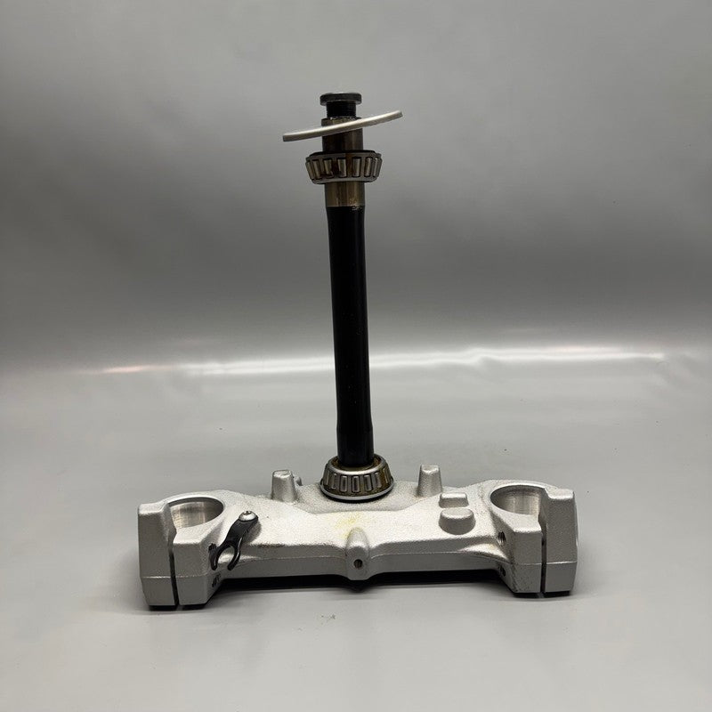 BMW F800ST LOWER FORK CROSS BRACE 2006 2007 2008 2009 2010 2011 2012 2