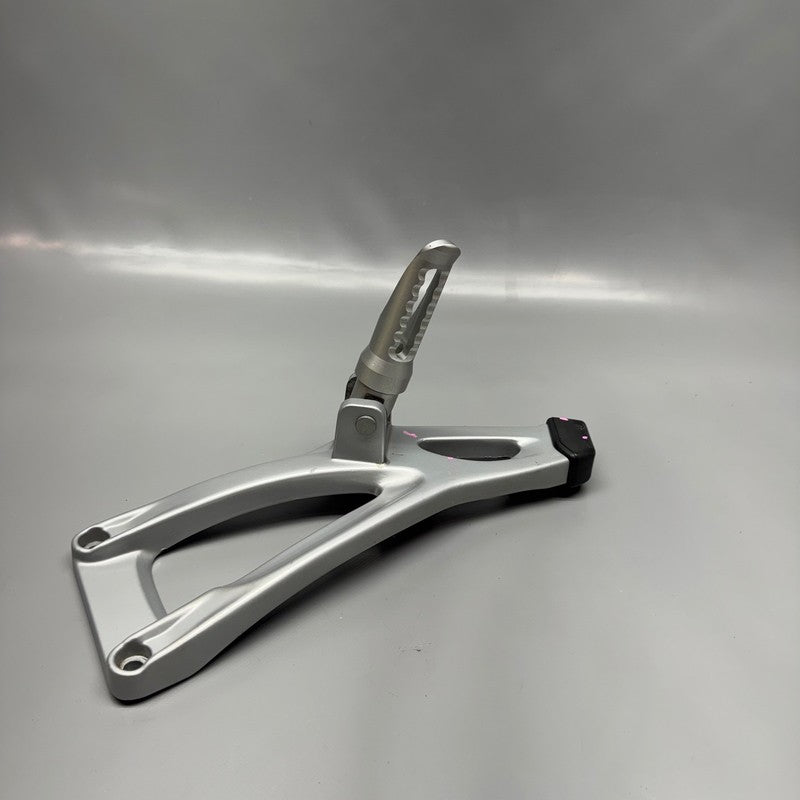BMW K1200RS K589 FOOTPEG PLATE RIGHT REAR 1996-2000 2001 2002 2003 200