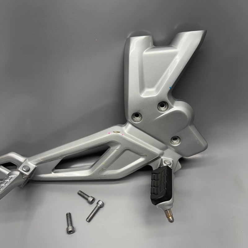 BMW G310R US FOOT REST PEG MOUNT RIGHT 2016 2017 2018 2019 2020 OEM