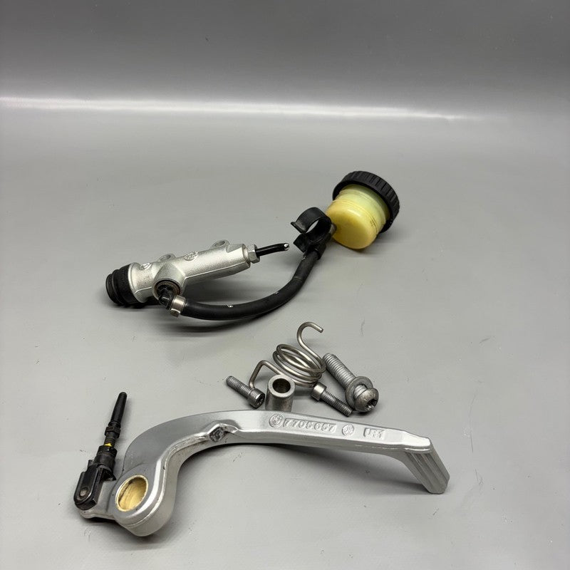 BMW K 1300S REAR BRAKE MASTER CYLINDER 2009-2011 2012 2013 2014 2015 2
