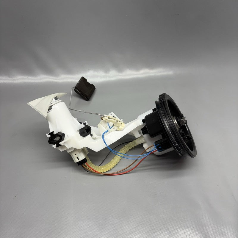 8563526 BMW K1600GTL FUEL PUMP 2015 2016 2017 2018 2019 2020 2021 OEM 8563526